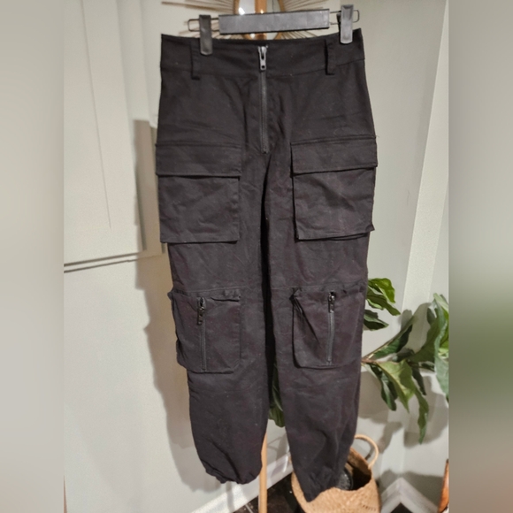 FREE PEOPLE FP Movement Black Utility Structured Cargo Pants. Size Small - Picture 4 of 13